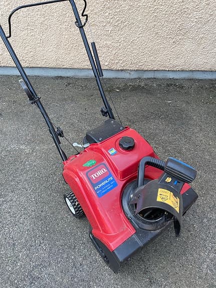 Toro Powerlite snöslunga röd