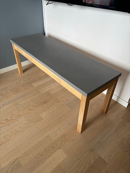 Ekbänk med betongskiva (från Svenska hem)