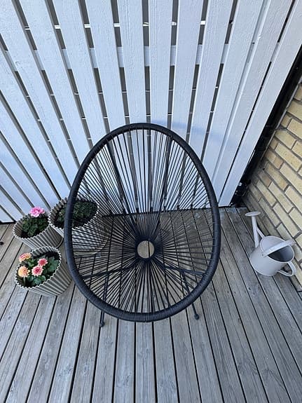 Svarta loungestolar för uteplats/balkong