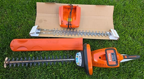 Stihl HSA 66 häcksax med batteri och laddare
