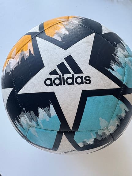 Adidas Champions League Saint Petersburg fotboll storlek 5