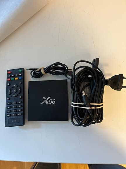 X96 Android TV box svart