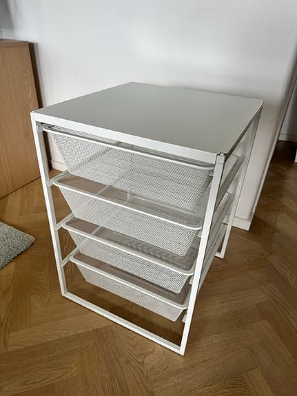 Vit trådback - Jonaxel från IKEA