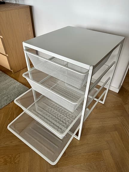 Vit trådback - Jonaxel från IKEA