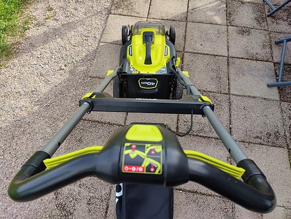 Ryobi One+ Gräsklippare RY18LMX40C-0 40cm + Batterier/Laddare