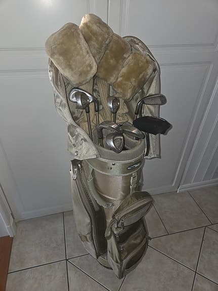 Golfset med bag och klubbor beige