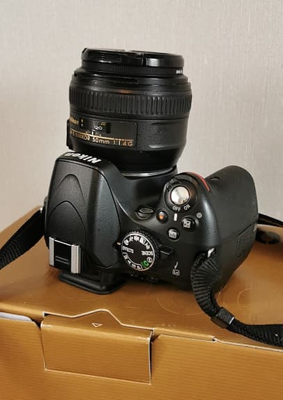 Nikon D5100 med AF-S Nikkor 50mm f1.4G objektiv + minneskort