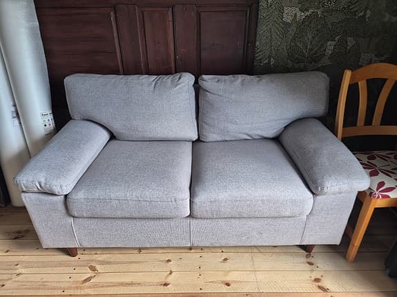 2 sitsig soffa