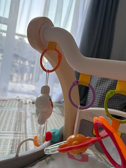 Babygym med piano och gåvagn