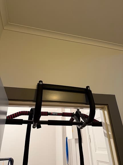 Pull up-bar / Dörrtrapets för hemmaträning