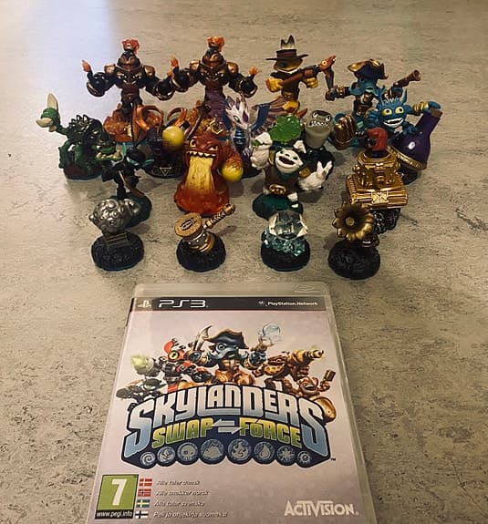 3 Skylanders spel och figurer till Playstation 3
