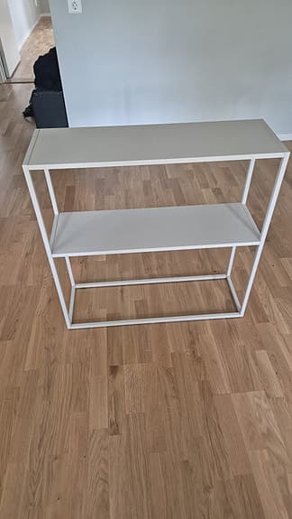 Ljus grön hylla