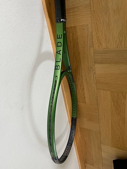 Wilson Blade 101L V8 tennisracket grön junior dam avancerad nybörjare
