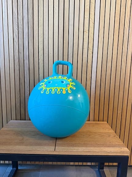 Hopp boll barn