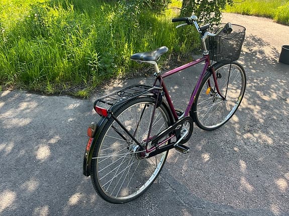 Rex Herrcykel är 28tum hjul