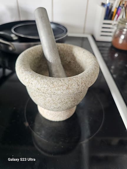 Mortel i sten grå