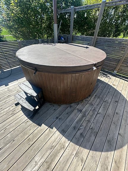 Vedeldat badtunna spabad med lock
