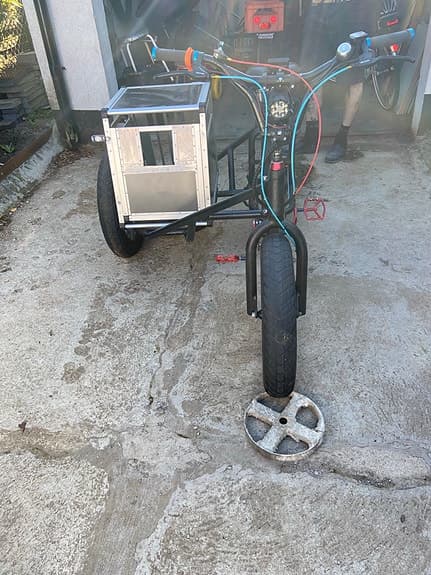 Cykel med sidovagn för hunden/varor