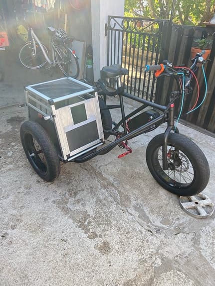 Cykel med sidovagn för hunden/varor