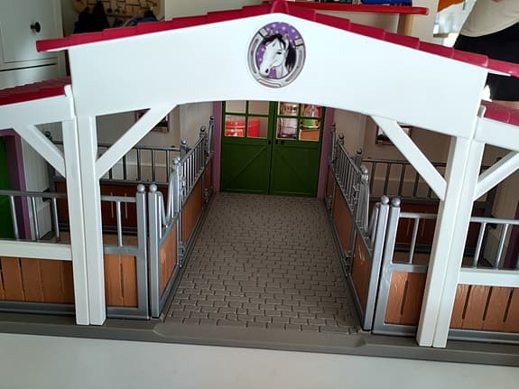 Schleich häststall leksaksstall