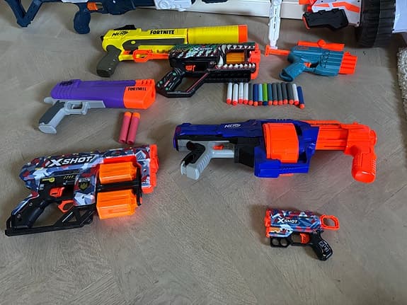 Nerf leksakspistoler och gevär