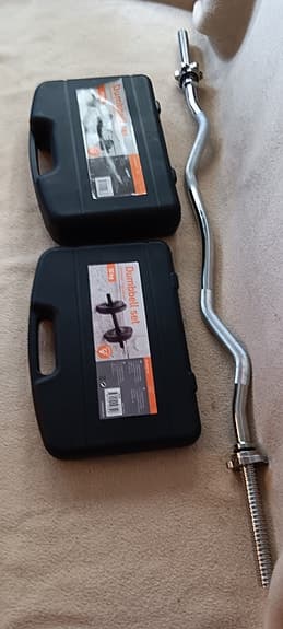 Viktpaket med hantlar och curlstång 25mm.