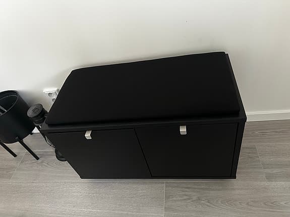 Rowico home Confetti sittbänk i ek med två lådor.