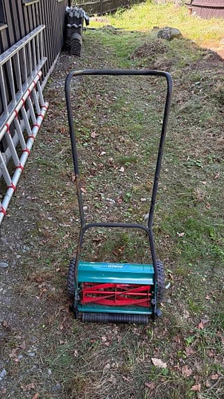 Bosch AHM 38C handdriven gräsklippare grön