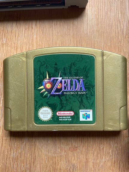 Nintendo 64 N64 Paket – Zelda Majora’s Mask, GoldenEye, 3 Handkontroller