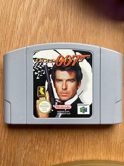 Nintendo 64 N64 Paket – Zelda Majora’s Mask, GoldenEye, 3 Handkontroller