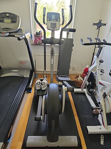 Lopband+crosstrainer+spinningcyckle. Allt för Sek 5 500