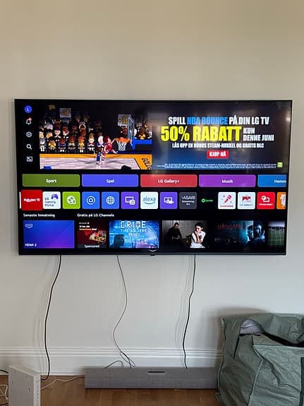 7 LG 65" UT 8100 4K UHD LED TV
