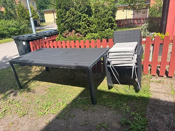 Utemöbler, bord med 6 stolar