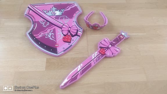 👑 Unikt rosa LEGO svärd, sköld & krona – Perfekt till utklädnad!