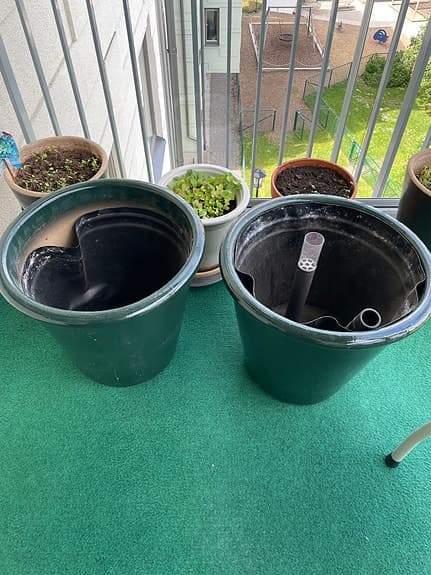 2 st självvattnande krukor gröna