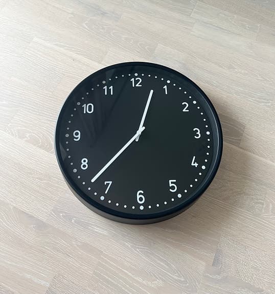 IKEA Bondis väggklocka svart