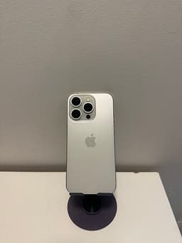 iPhone 15 Pro - 256 GB - Toppskick - 89% batterihälsa