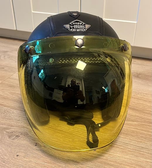 Svart öppen hjälm med gult bubbelvisir , XL