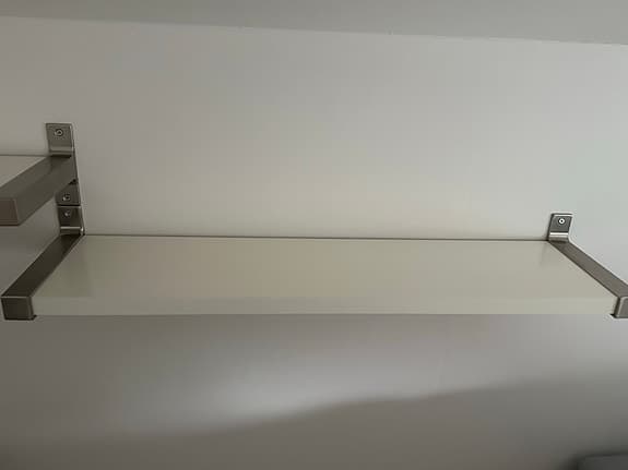 2 st Ikea vägghyllor BERGSHULT/ GRANHULT