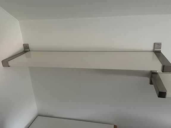 2 st Ikea vägghyllor BERGSHULT/ GRANHULT