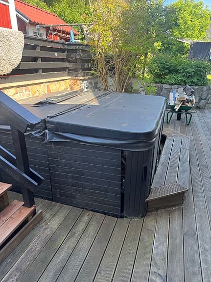Spabad utomhus med lock