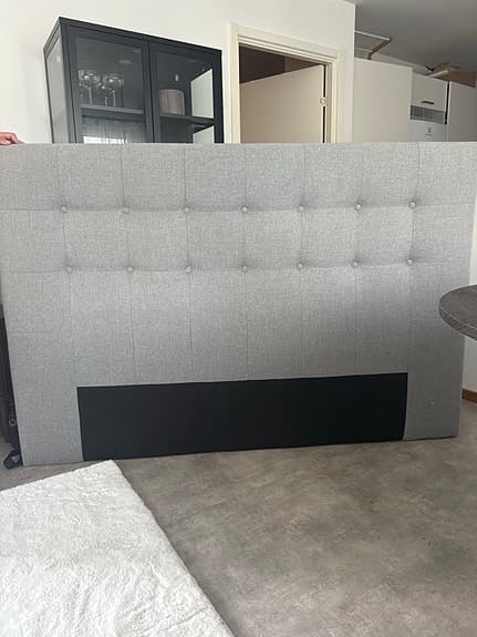 Jysk sänggavel grå textil
