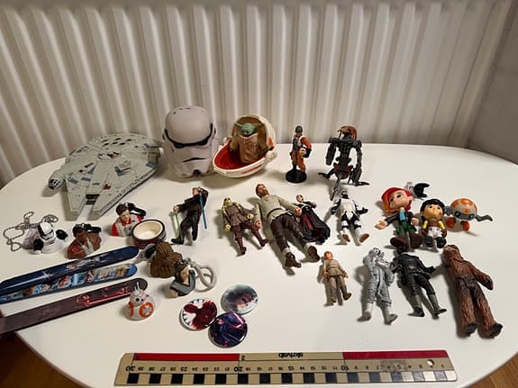 Star Wars Samlarlot 33 delar – Millennium Falcon, Grogu & figurer