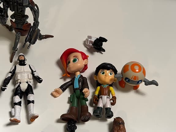 Star Wars Samlarlot 33 delar – Millennium Falcon, Grogu & figurer