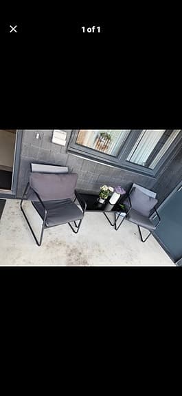 Utegrupp med 2 stolar och bord grå