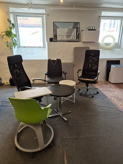 Säljer 6 ergonomiska kontorsstolar – IKEA MULLFJÄLLET och MARKUS