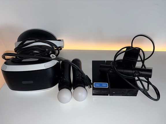 PlayStation VR (PSVR) med 2 Move-kontroller och Kamera