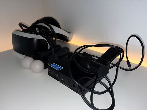 PlayStation VR (PSVR) med 2 Move-kontroller och Kamera