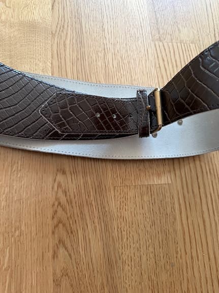 Brunt vintage midjebälte med kedjedetalj kvinna