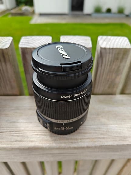 Canon EFS 18-55mm & 55-250mm zoomobjektiv och motljusskydd